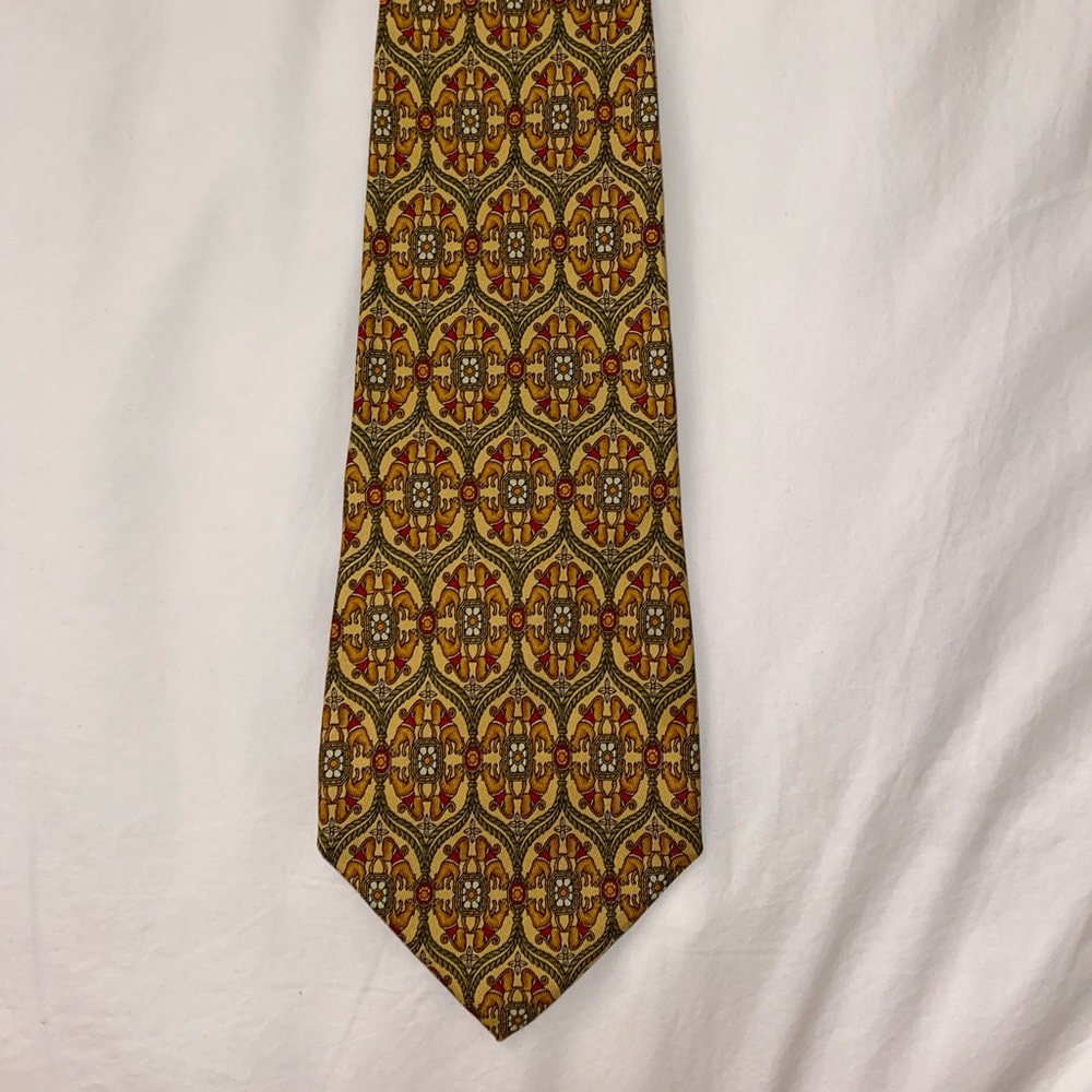 Salvatore Ferragamo men’s 100% silk tie